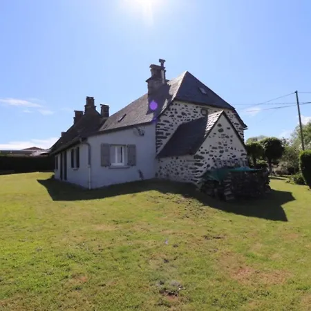 Maison De Caractere A 1000m D'altitude - Proche Salers, Randonnee, Ski, Animaux Bienvenus, Parking Prive - Fr-1-742-494