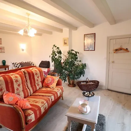 度假居 Maison De Caractere A 1000m D'altitude - Proche Salers, Randonnee, Ski, Animaux Bienvenus, Parking Prive - Fr-1-742-494 Saint-Bonnet-de-Salers