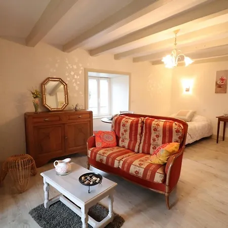Maison De Caractere A 1000m D'altitude - Proche Salers, Randonnee, Ski, Animaux Bienvenus, Parking Prive - Fr-1-742-494 度假居 Saint-Bonnet-de-Salers